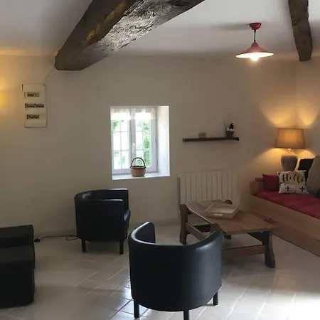 Logement Independant Le Poulailler Proche Guedelon Treigny Exterior photo