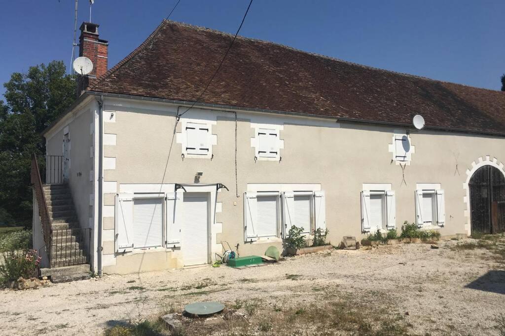 Independant Le Poulailler Proche Guedelon Treigny