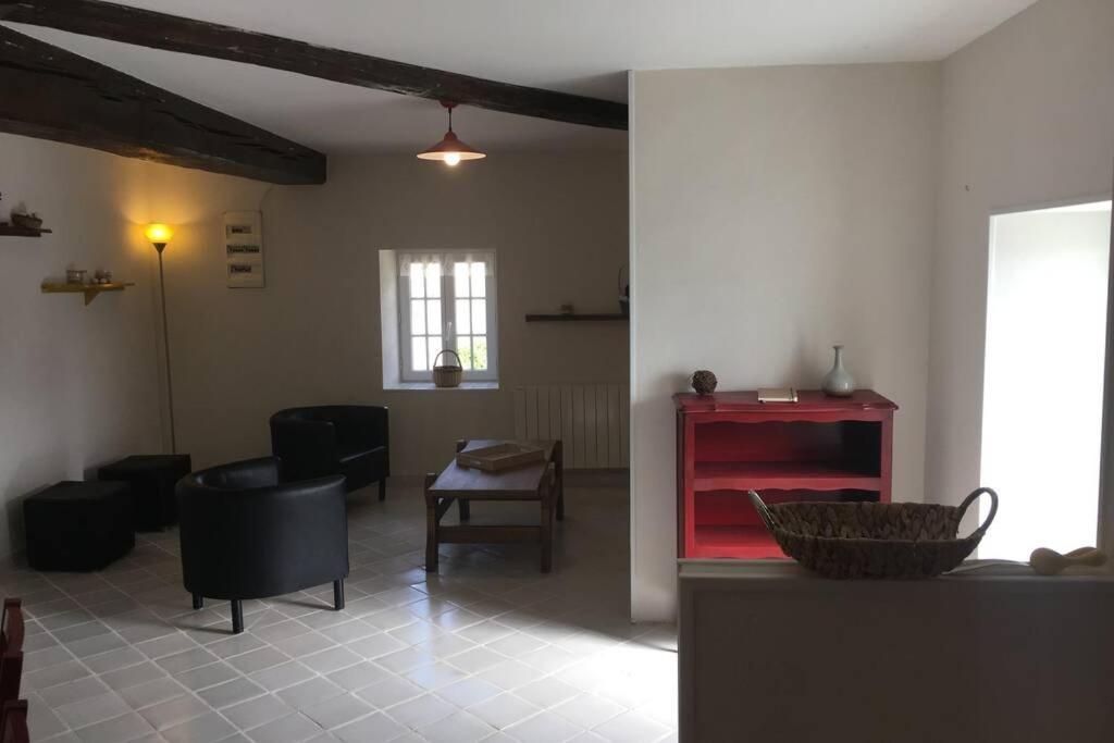 Independant Le Poulailler Proche Guedelon