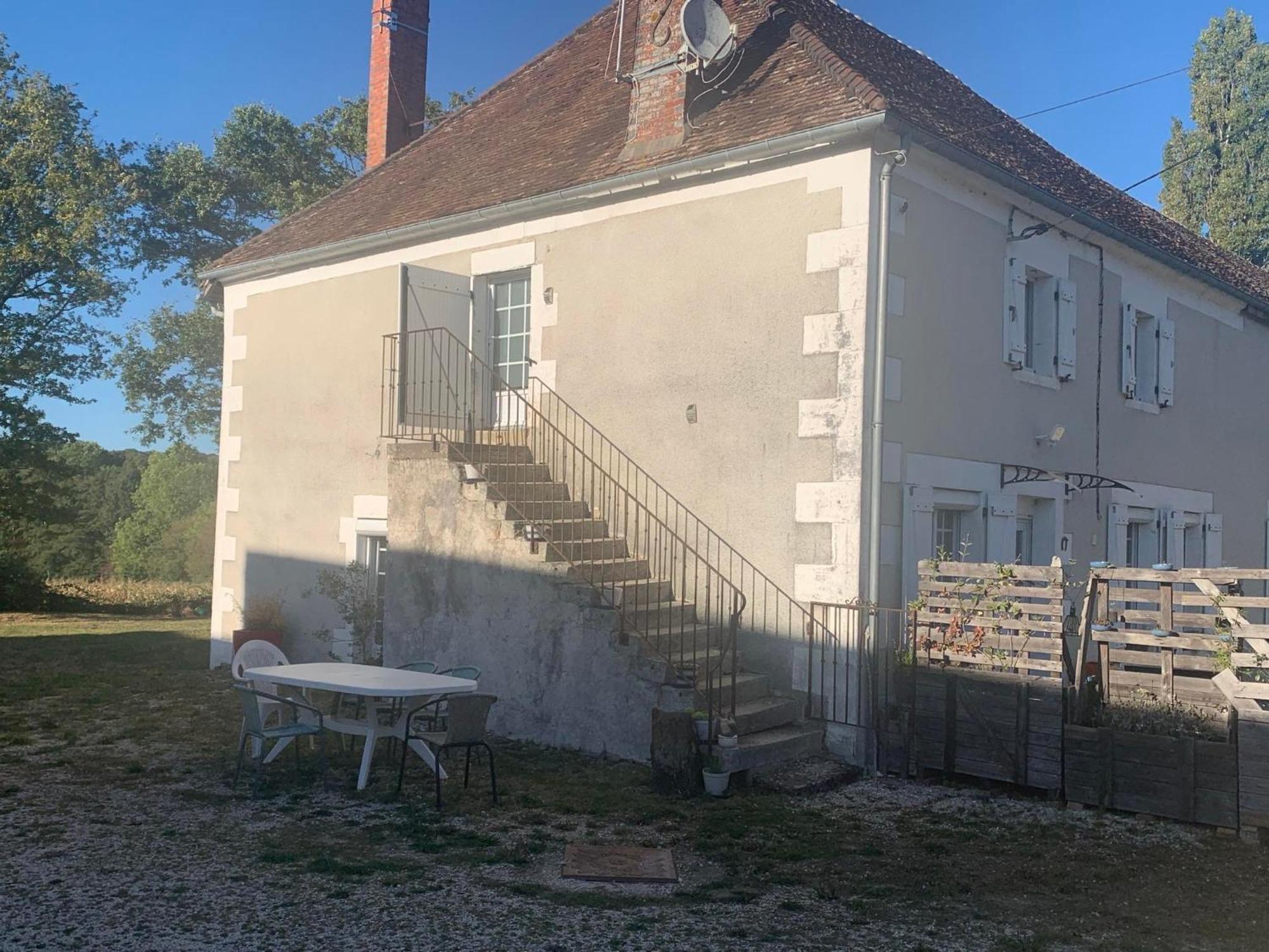 Independant Le Poulailler Proche Guedelon